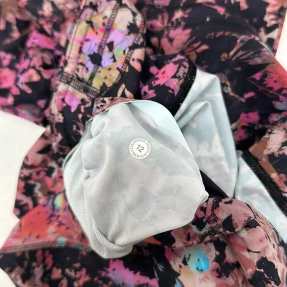 Lululemon Base Pace Tight Leggings Pant High Rise Stencil Blossom Red Size 12 - Picture 8 of 9